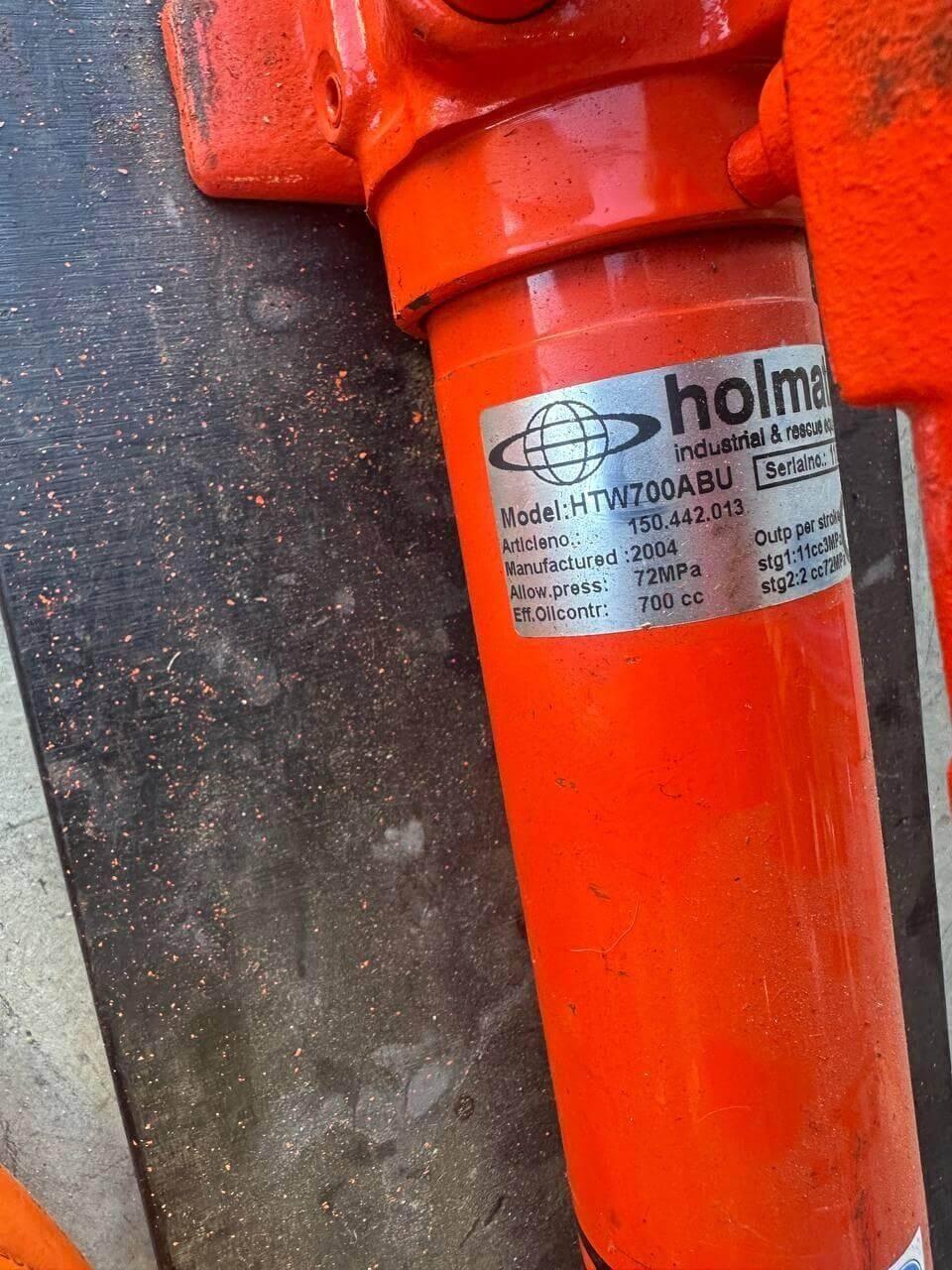 Holmatro HTW700ABU industrial rescue hydraulic tool, 72MPa, 700cc, orange cylinder with spec label