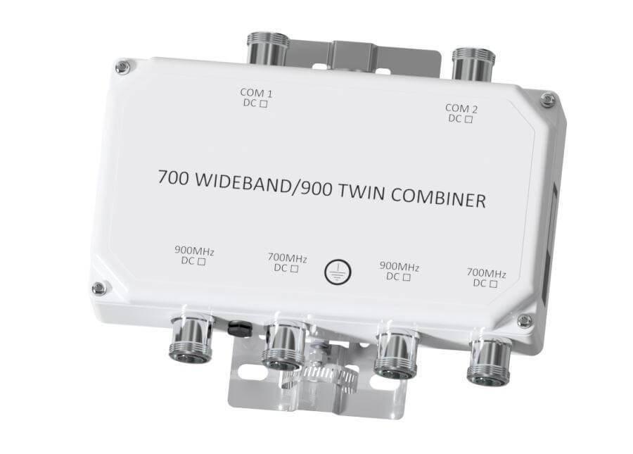 700 900 MHz wideband twin diplexer combiner with multiple coaxial connectors