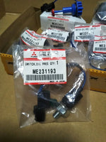 Mitsubishi Fuso genuine oil pressure switch ME231193 for truck parts, packaged and ready for use.