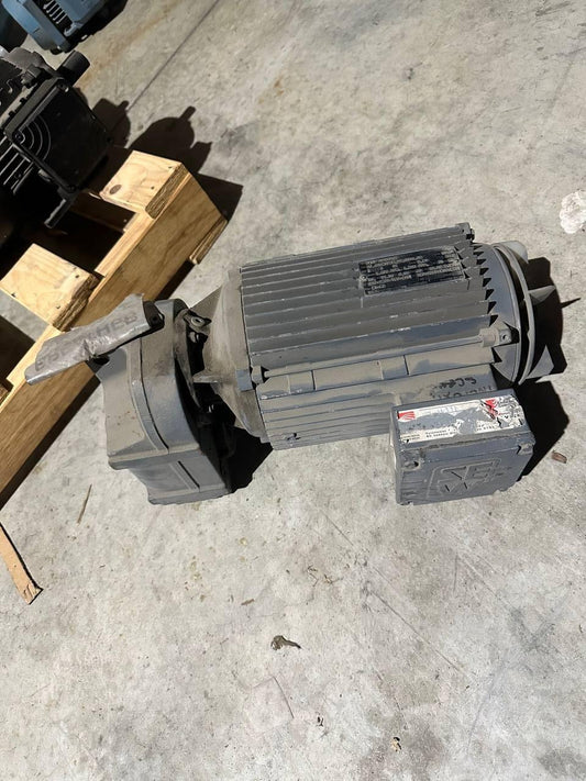 SEW-EURODRIVE Gear Motor FA37 DV100L4 1400rpm 3kw s1 230/415v Used 3m Warranty